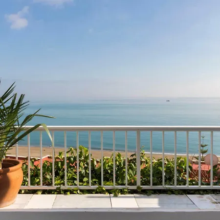 La Roca Apartment